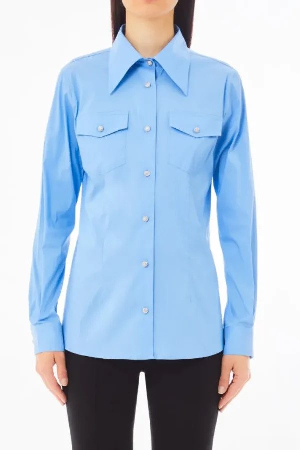 Camicia azzurra con bottoni