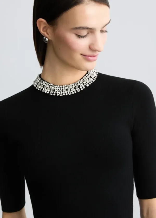 Crop top nero con ricami gioiello