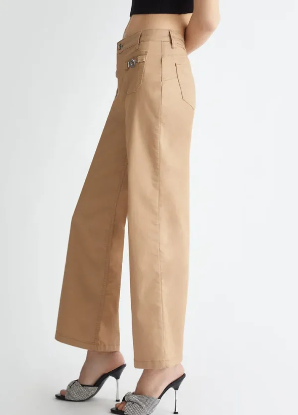 Pantaloni flare a vita alta