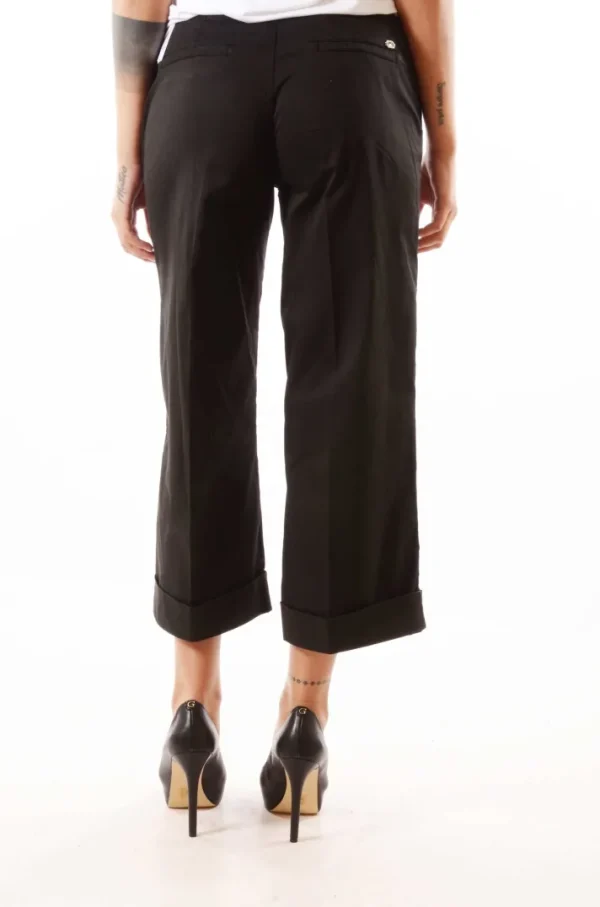 Pantaloni flare cropped